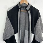 Black Label by Evan Picone Sweater Kimono size Medium Black and White White Photo 2