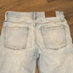 Madewell  Sz 26 Mid-Rise Classic Straight Jeans Wellingford Wash Knee Rip Edition Photo 11