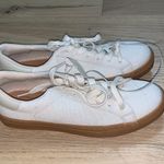 Universal Threads Ingrid Sneakers Photo 0