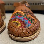 Women’s Artisan Handmade Embroidered Leather Mexican Huarache Sandals, Size 9 Brown Photo 2