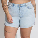 Torrid Button Fly Mom Jean Premium Classic Denim Mid-Rise Shorts Light Wash 24 Photo 0