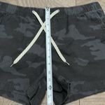 Vuori Ripstop Camo 3.5" Shorts Gray Black Size XL Photo 10