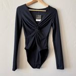 Topshop Women’s Twist Front V-Neck Long Sleeve Bodysuit Size 6 Black NWT FLAW Photo 0