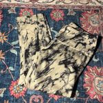 Lululemon Marble Print Women's Capri Leggings Photo 2