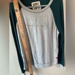 Peace Love World  green thankful shirt size M/L‎ Photo 8