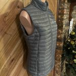 Eddie Bauer Women’s Small Gray Packable Sleeveless Puffer Vest Photo 3