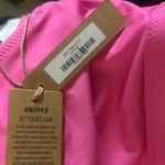 SKIMS ✨ Bikini Top Taffy Pink Size Medium NWT Photo 4