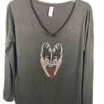 District woMen's V Photo 0