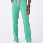 FIGS Kade Cargo Scrub Pants Surgical Green Photo 1