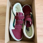 Vans  Old Skool V Burgundy Women 9.0
US Mens 7.5 US Photo 7