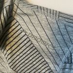 Brooks  Women's Athletic Top Long Sleeve Size Small Gray And Black 1/4 Zip Geo Photo 5