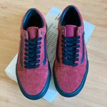 Vans  Skate Old Skool Hairy Suede
Shoe black/burgundy
Burgundy Mens7.0 Womrn8.5 Photo 7