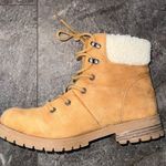 Cliffs by WHITE MOUNTAIN Faux Fur Trim Lace Up Boots Size 8M NWOT Tan Photo 1