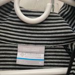 Columbia FINAL MARKDOWN partial zip top (M) Photo 1