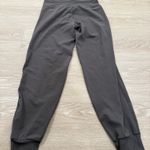 Vuori  Women’s Daily Joggers - Oregano Photo 7