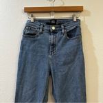 Urban Outfitters  BDG Womens Girlfriend High-Rise Jean Size 26 Light Wash Photo 3