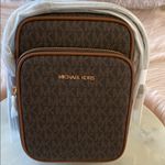 Michael Kors NWT  Jet Set Travel Medium Logo Crossbody Bag Photo 4