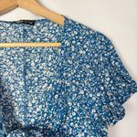 SheIn Blue & White Floral Tie Front Crop Short Sleeve Top S Photo 2