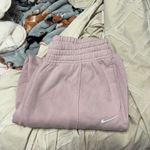 Nike  Women's Sportswear Essential Fleece Pants Photo 2