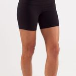 Lululemon Groove Shorts Photo 0