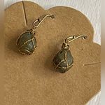 NWT Stone Wire Photo 1