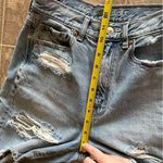 American Eagle Highest Rise Mom Jean Denim Heavily Distressed Size 2 Short Photo 7