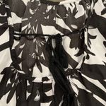 5/48 Black and White floral tank top tie back S Photo 4