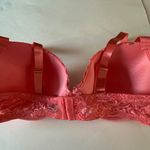 Daisy Fuentes Daisy‎ Fuentes Peach Buster Bra With Adjustable Straps - Size 42D. Photo 5