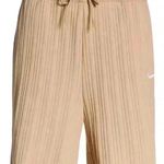 Nike Loose Fit High Rise Woman Shorts Photo 4