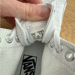 Vans  - Hi Top Sneakers in White Photo 5