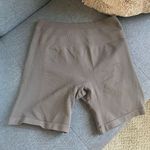 Aurola seamless mocha shorts Gray Size M Photo 2