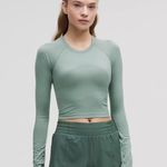 Lululemon Swiftly Tech Long Sleeve CROPPED Photo 1