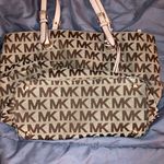 Michael Kors Jet Set Signature Logo Khaki Tote in Beige & Gold Photo 2