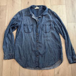 Lovestitch Women’s Blue Chambray Button Down Size L Photo 0