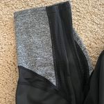 Daisy Fuentes Black & Grey Capri Leggings Photo 5