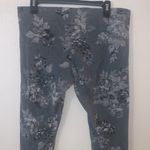 Mix It Gray Floral Leggings Elastic Waist Photo 4