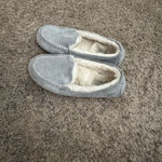 UGG  Women’s Ansley Sheepskin Slippers Photo 3