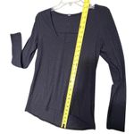 Lululemon Shirt Womens Size 8' Gray Long Sleeve Scoop Neck High Low Hem Running Photo 3