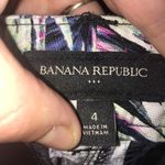 Banana Republic flat front palm leaf shorts Black Size 4 Photo 1