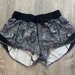 Lululemon Hotty Hot Sz 4 Women Black & White Paisley Workout Yoga Lounge Shorts Photo 2