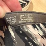 OLUKAI NU'A PI'O Womens Sz W 8 Black Gray Camo Sandals Thong Beach Flip Flops‎ Photo 3