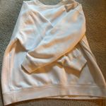 Universal Threads  white crewneck  Photo 0