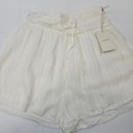 Tularosa  Elsie Short in Ivory Medium Photo 2