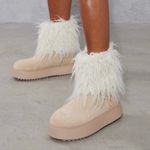 Pretty Little Thing  Cream Faux Suede Contrast Faux Fur Ankle Boot Size 9 Photo 0