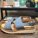 Adrienne Vittadini  Blue Strappy Platform Sandal‎ size 8 Photo 2