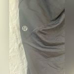 Lululemon  Women's Crop Black Capri Legging Size 6 Ruched Ruffled Mesh Photo 3