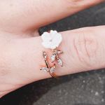 Boutique Rose Gold Daisy Ring Photo 0