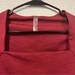 Beyond Yoga Heather Rib Frame Cropped pullover top in Red/Rosewood size small Photo 8