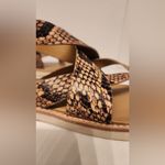 Vince Women's Morris Snakeskin Embossed Leather Thong Tan & Black Sandals Size 6 Photo 10