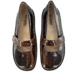 Alegria  Brown Croc Embossed Patent Leather Mary Jane Flats Size 38 Comfort Shoes Photo 2